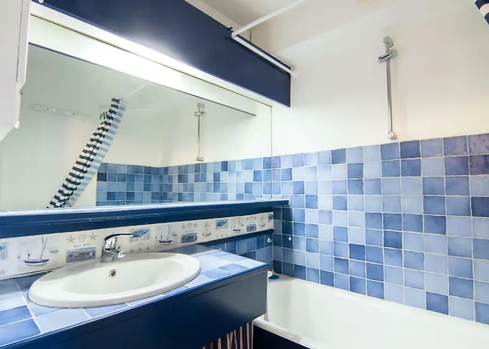 Les Marinas-7 By Interhome