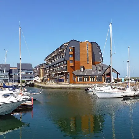 Les Marinas-7 By Interhome